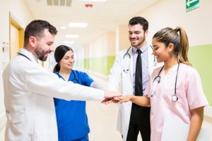 Médicos felices